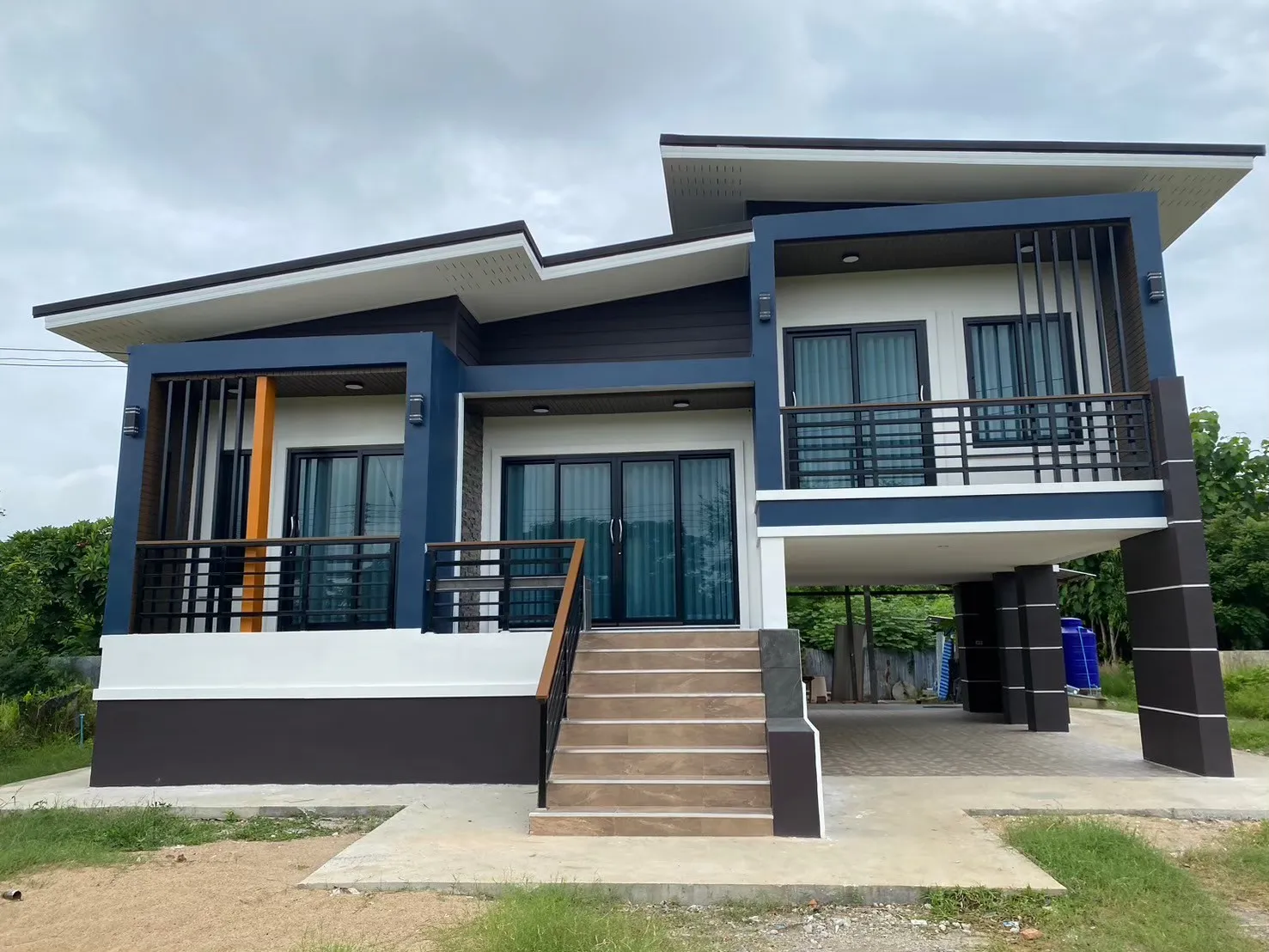 บ้านชั้นครึ่ง สไตล์โมเดิร์น