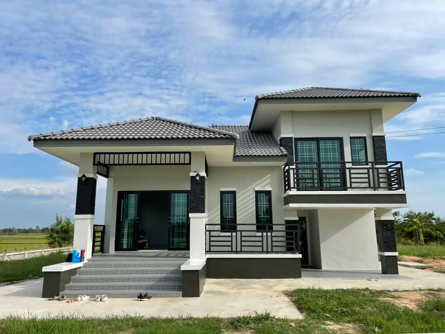 บ้านชั้นครึ่ง คอนเทมโพรารี่